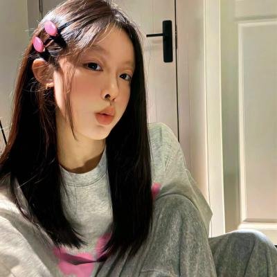 "女毕业生"